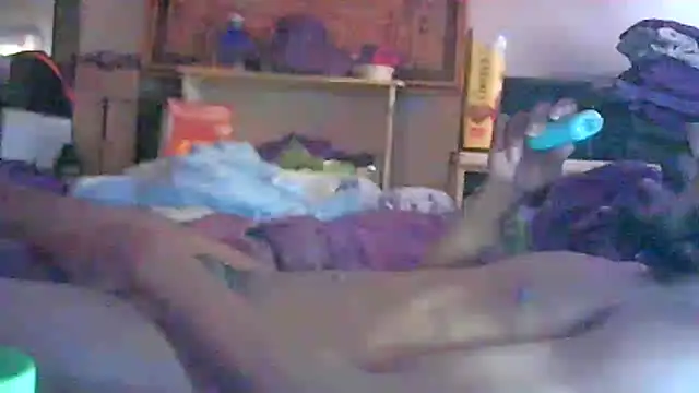 GUAPAN3S3_FIR3 élő XXX-chatje