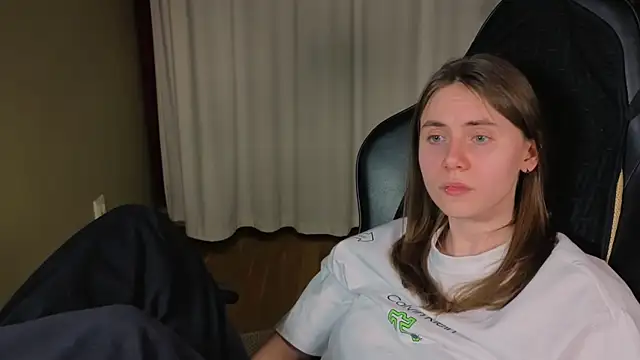 _AnnaStark_ Chat XXX in diretta