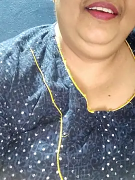 tamilthanushri élő XXX-chatje