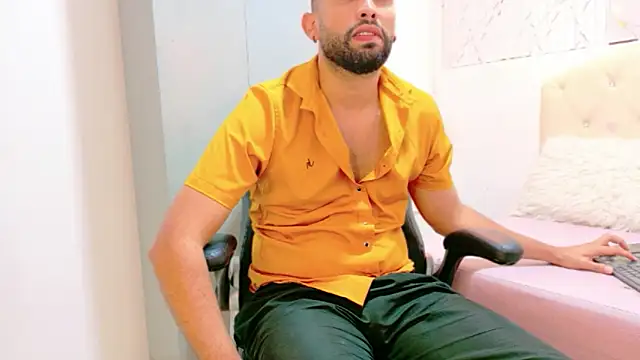 XXX chat uživo modela onlymen2025