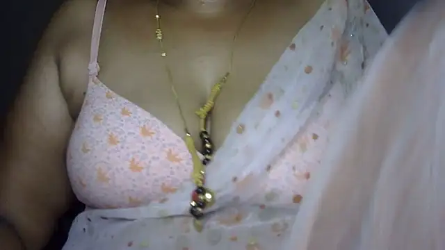 Nithya_forever élő XXX-chatje