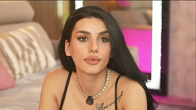 AmyBlair Adlı Modelin Canlı XXX Sohbeti