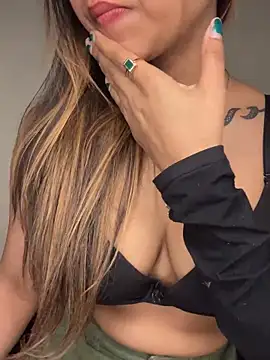 Cuttmmssii's Live XXX Chat