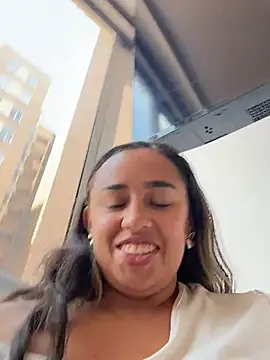 Eyssha 现场XXX聊天