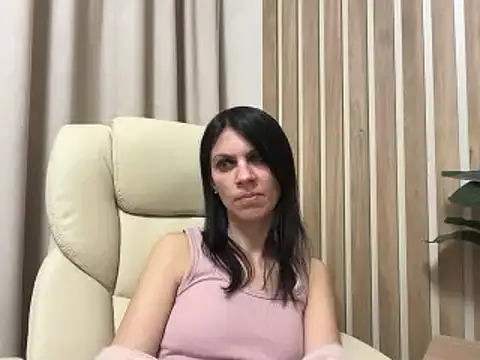 InjaAtHomeのライブXXXチャット