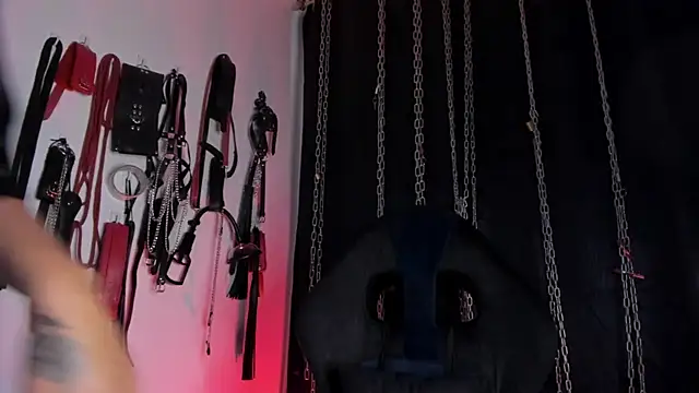 charrlotte_quinnのウェブカメラショー