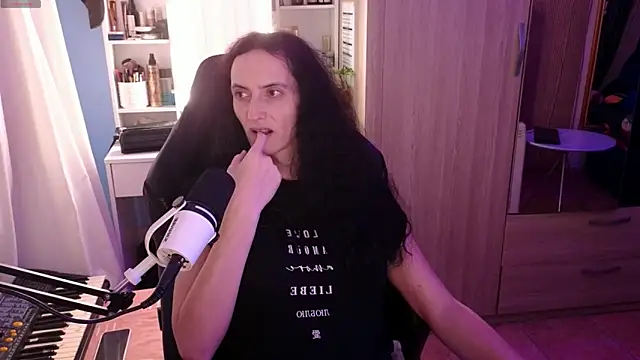 MemiSecrets: вебкам-шоу