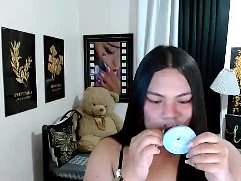 TSbrianaHugeCock Pertunjukan Webcam