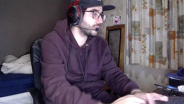 young_bear06 webkamerás műsora