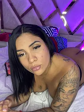 Živý XXX chat MarianaaSantos