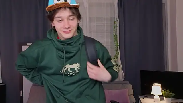 KevinStrike: διαδικτυακό σόου στην κάμερα