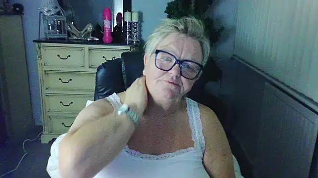 BridgetBlueEyes' Webcam Show