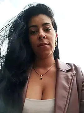 Chatroom XXX en direct de Luianna