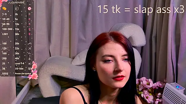 NicoleLuxe Adlı Modelin Canlı XXX Sohbeti