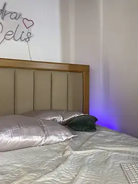 yandracelisofficialのライブXXXチャット