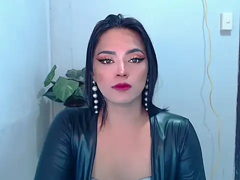 Show modela AsianQueenAlexaXx na web-kameri