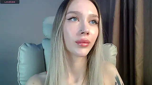 XXX chat uživo modela Des_ch