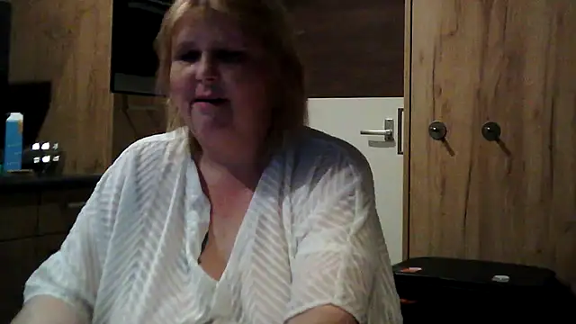 Chat XXX ao vivo de Sylviastar46