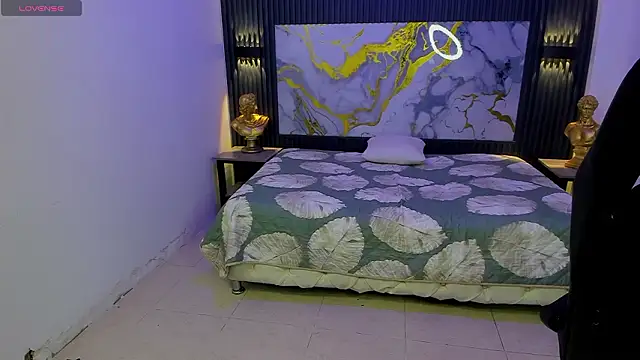 Show modela Dark_Desiree18 na web-kameri