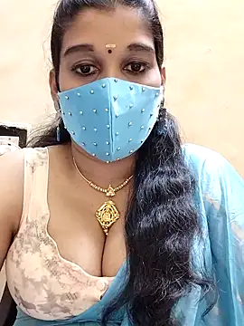 Show modela amelia-rani na web-kameri