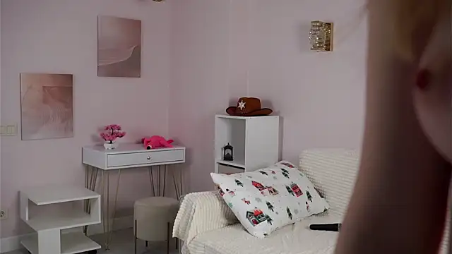 SunnivaCovil – Naživo XXX chat