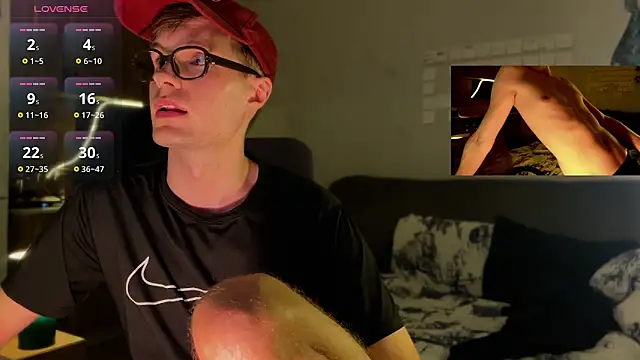 Leonnextdoor: вебкам-шоу