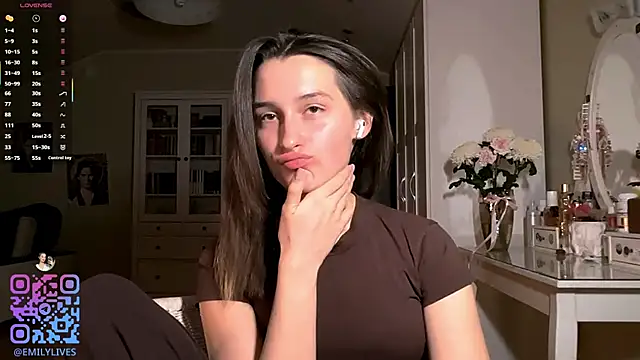 DarlineBrustera: онлайн-секс-чат