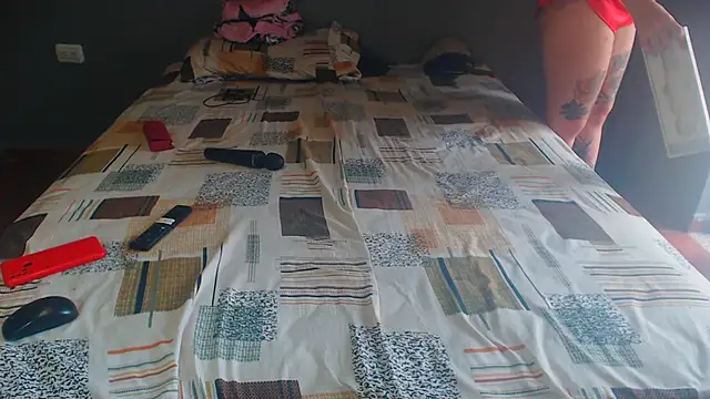 Tattoodreams_lucy élő XXX-chatje