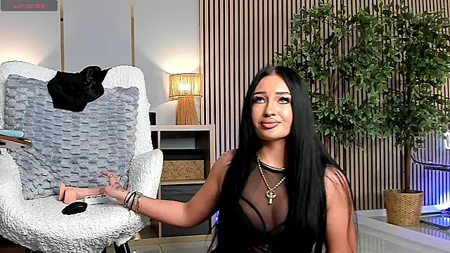 EmeraldKat live XXX chat