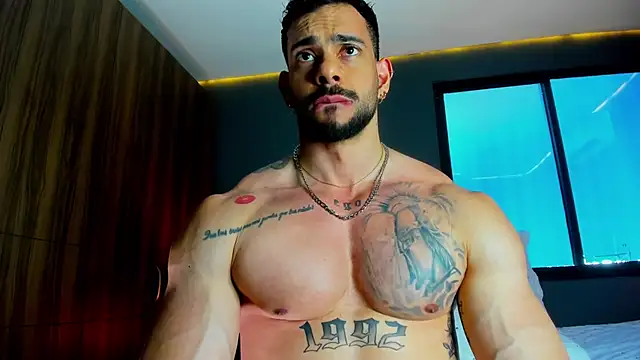 massimo_visconti live XXX chat