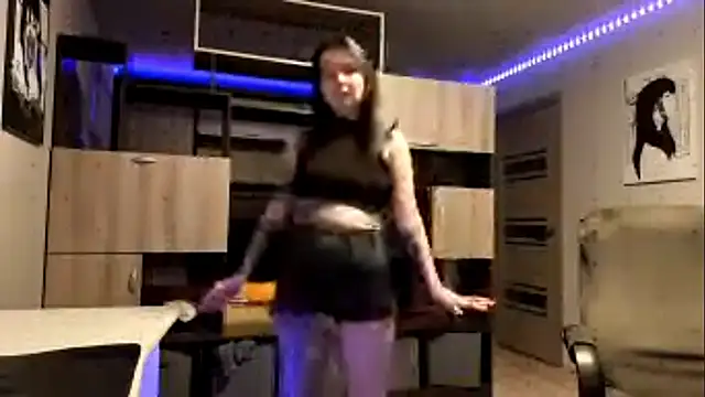 HighelikeGirl Adlı Modelin Canlı XXX Sohbeti