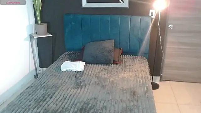 valentina_herrrera Live XXX-Chat