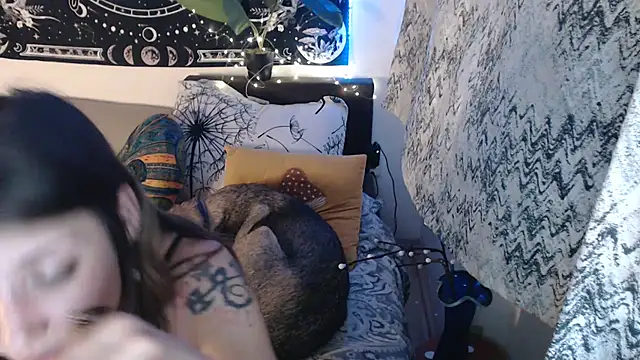 AlienforTwenty Live XXX-Chat