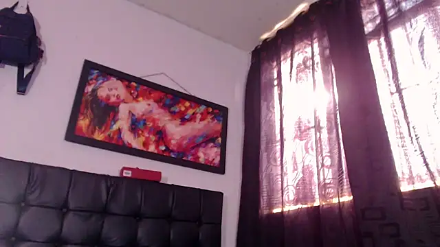 Show modela Megan_Gil_ na web-kameri