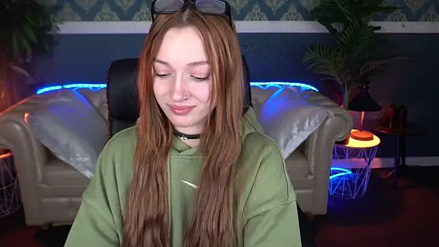 XXX chat uživo modela FoxyMayy