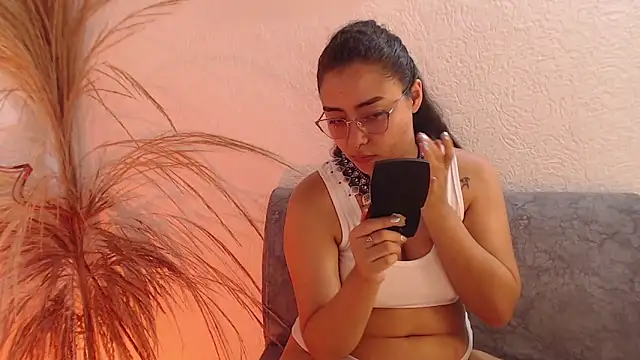 XXX chat uživo modela _Kim__M