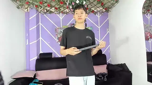 heyy_noah11's Live XXX Chat