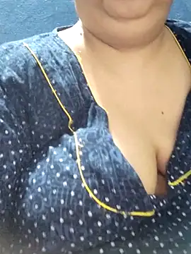 tamilthanushri Live XXX-Chat