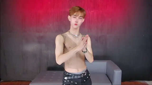 Queen-VibeのライブXXXチャット