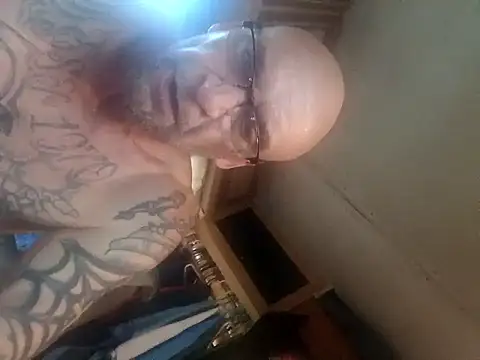 ShawnandDani7074's Webcam Show