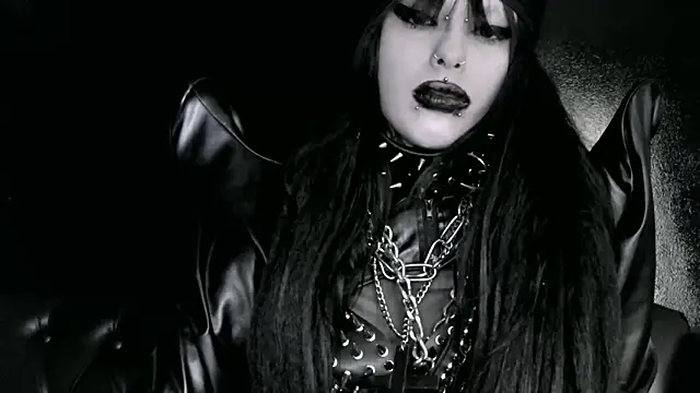 XXIOUXn Live XXX chat