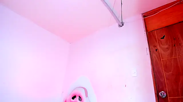 Emily_Coper18のライブXXXチャット