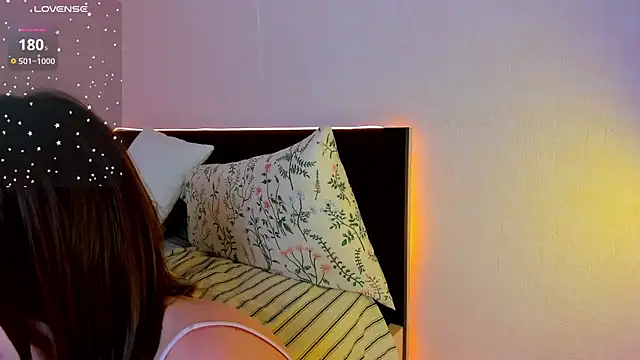 lexxxxxxi: онлайн-секс-чат