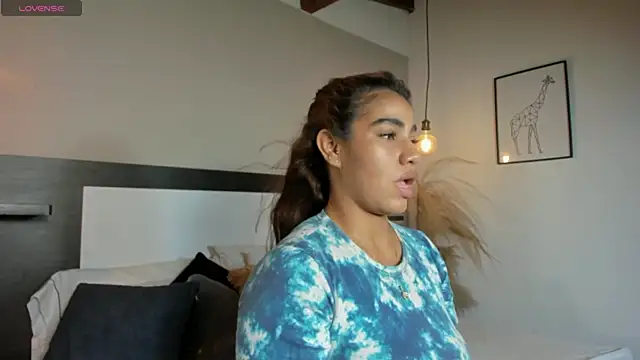 ZarahFoxx's Live XXX Chat