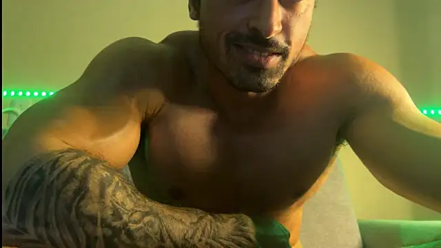 Lucasfit24's Webcam Show