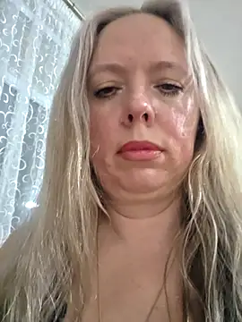 Irina3718 Live XXX-Chat