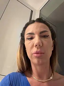 LoreennAny Chat XXX live