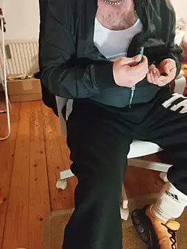 SmokedAlloy2 Adlı Modelin Canlı XXX Sohbeti