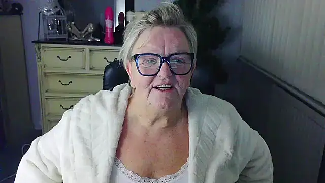 Pokazy przed kamerką – BridgetBlueEyes