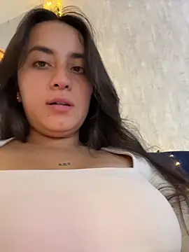 Antonella_Julieta 现场XXX聊天